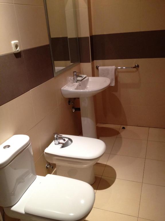Twin Room with Private Bathroom